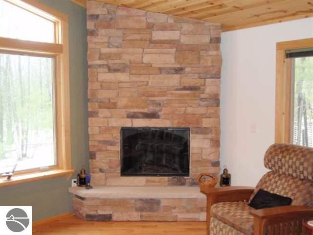 2257 Gibbs Road Traverse City, MI 49696 - Photo 11 of 25 1724612-10.JPG