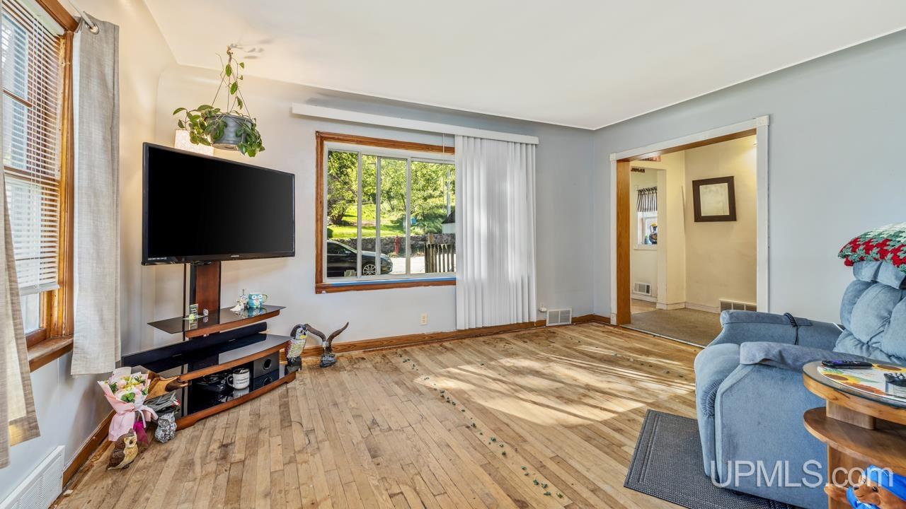1001 Forest Street Niagara, WI 54151 - Photo 2 of 23