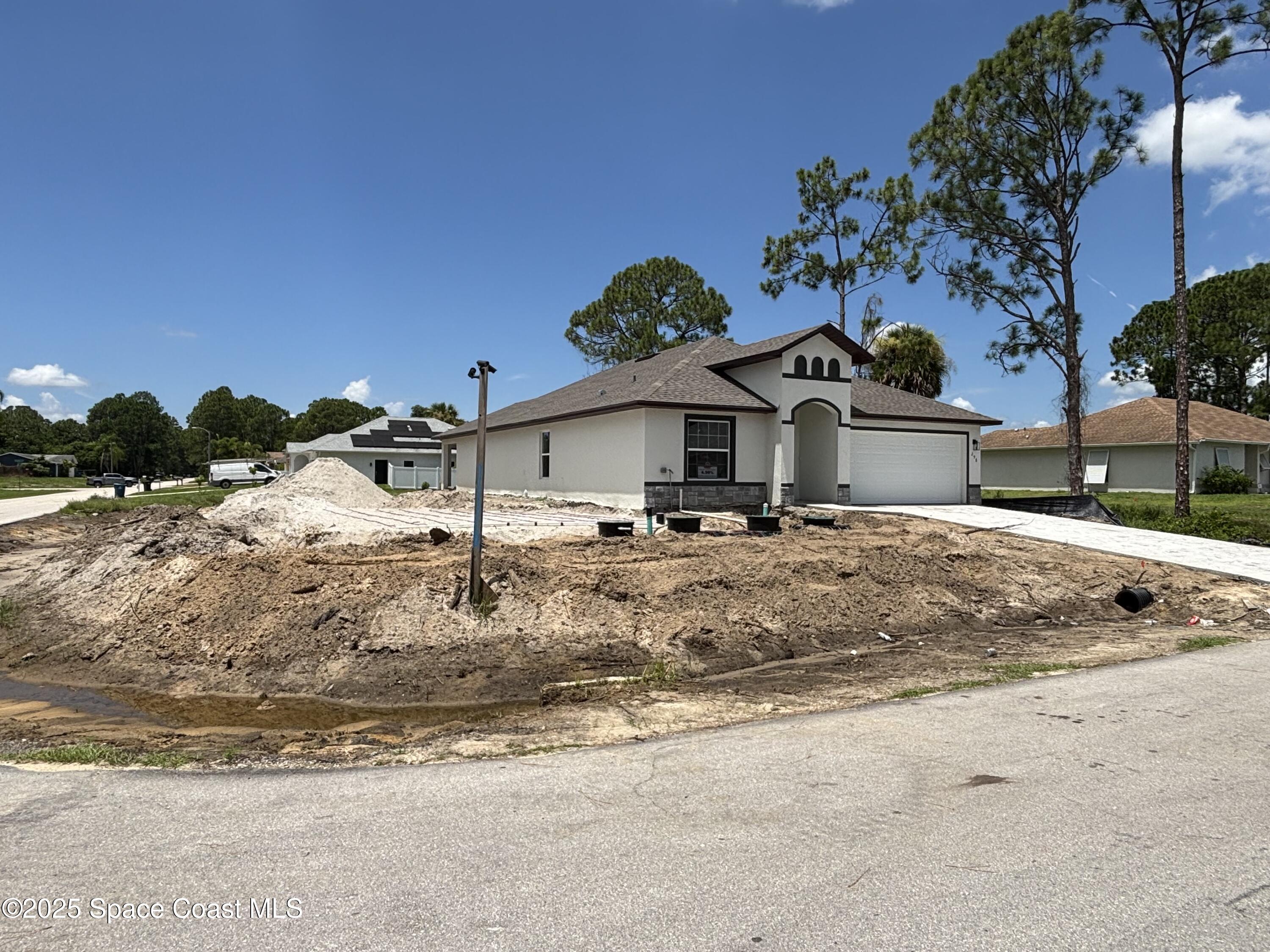 298 Wendover Road Southwest Palm Bay, FL 32908 - Photo 3 of 33 IMG_5407