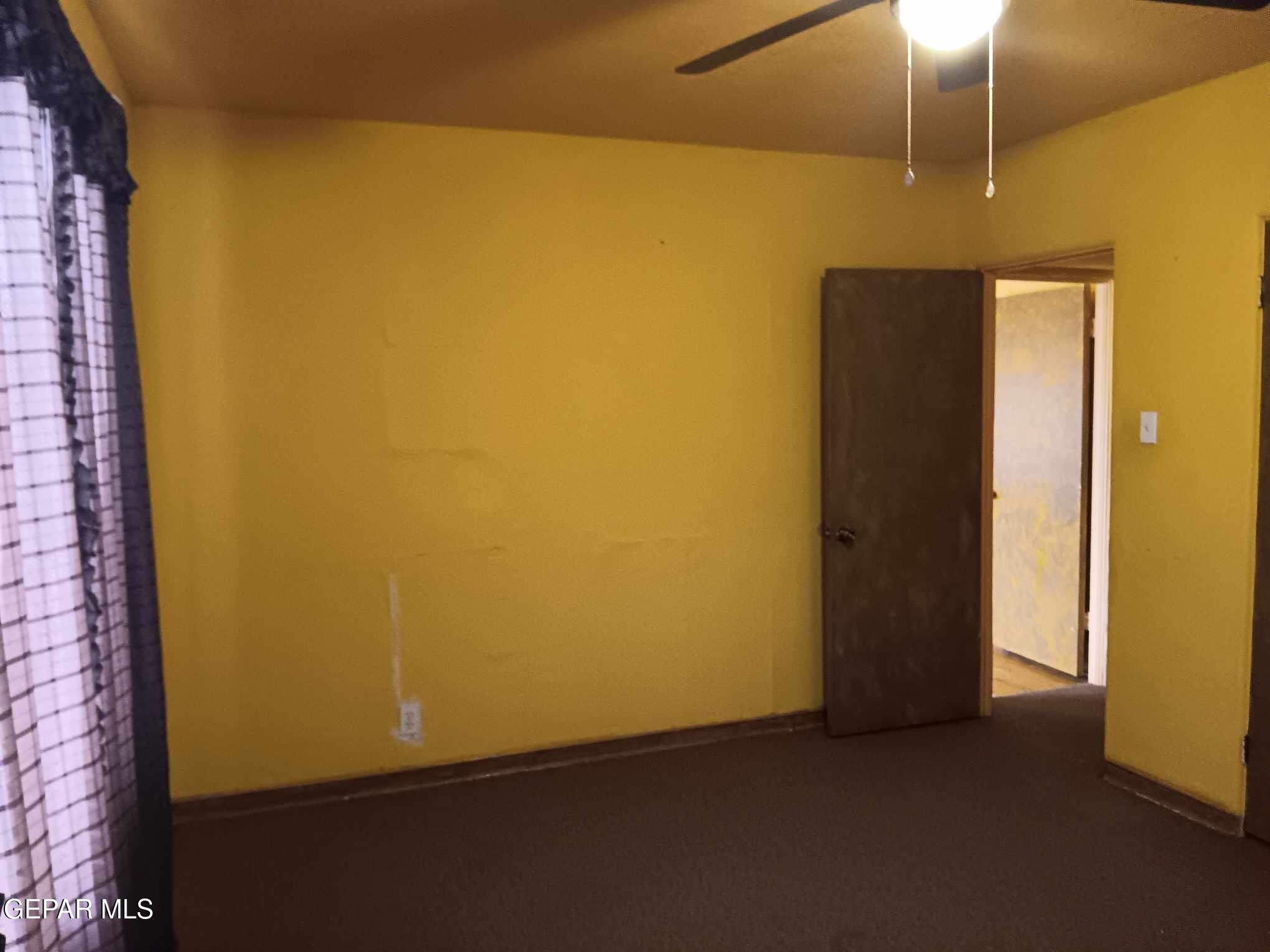 3 Atkinson Way El Paso, TX 79915 - Photo 8 of 19 a view of door