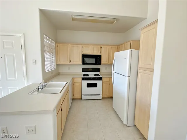 $215,000 | 855 North Stephanie Street, Unit 2722, Henderson, NV 89014