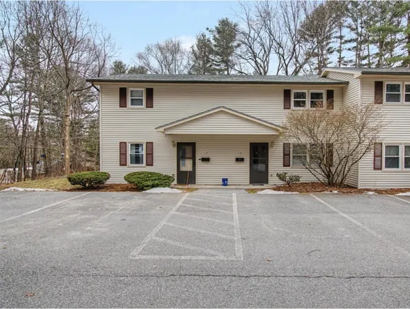 $274,000 | 86 Pinecrest Drive, Unit 11E, Essex, VT 05452