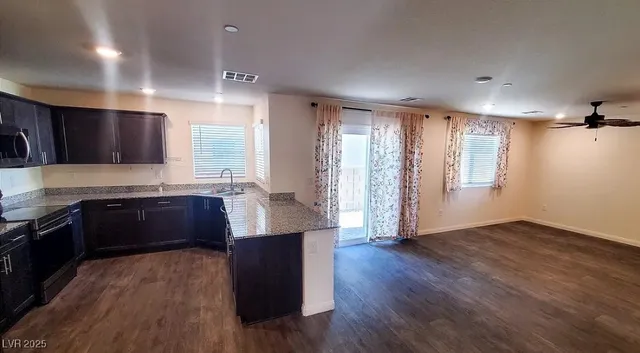 $1,995 | 2765 Frosted Teal Avenue, North Las Vegas, NV 89086