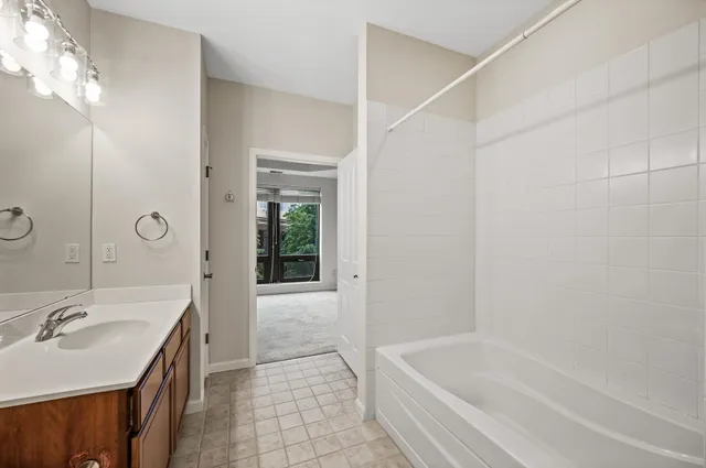 $1,900 | 500 East Grant Street, Unit 209, Minneapolis, MN 55404