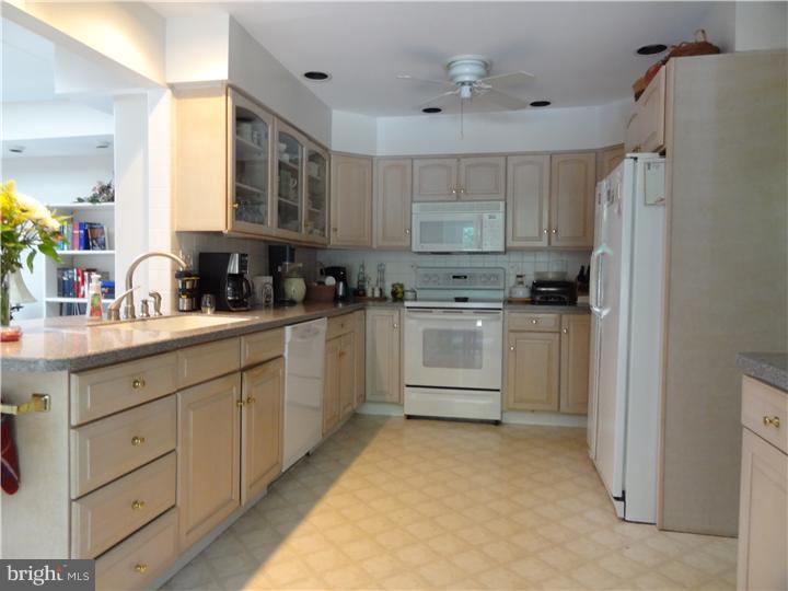 125 Bracken Road Medford, NJ 08055 - Photo 5 of 12 Kitchen