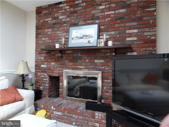 125 Bracken Road Medford, NJ 08055 - Photo 7 of 12 Fireplace