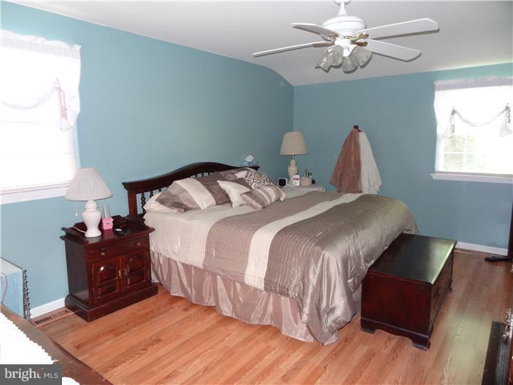 125 Bracken Road Medford, NJ 08055 - Photo 8 of 12 Bedroom - Main
