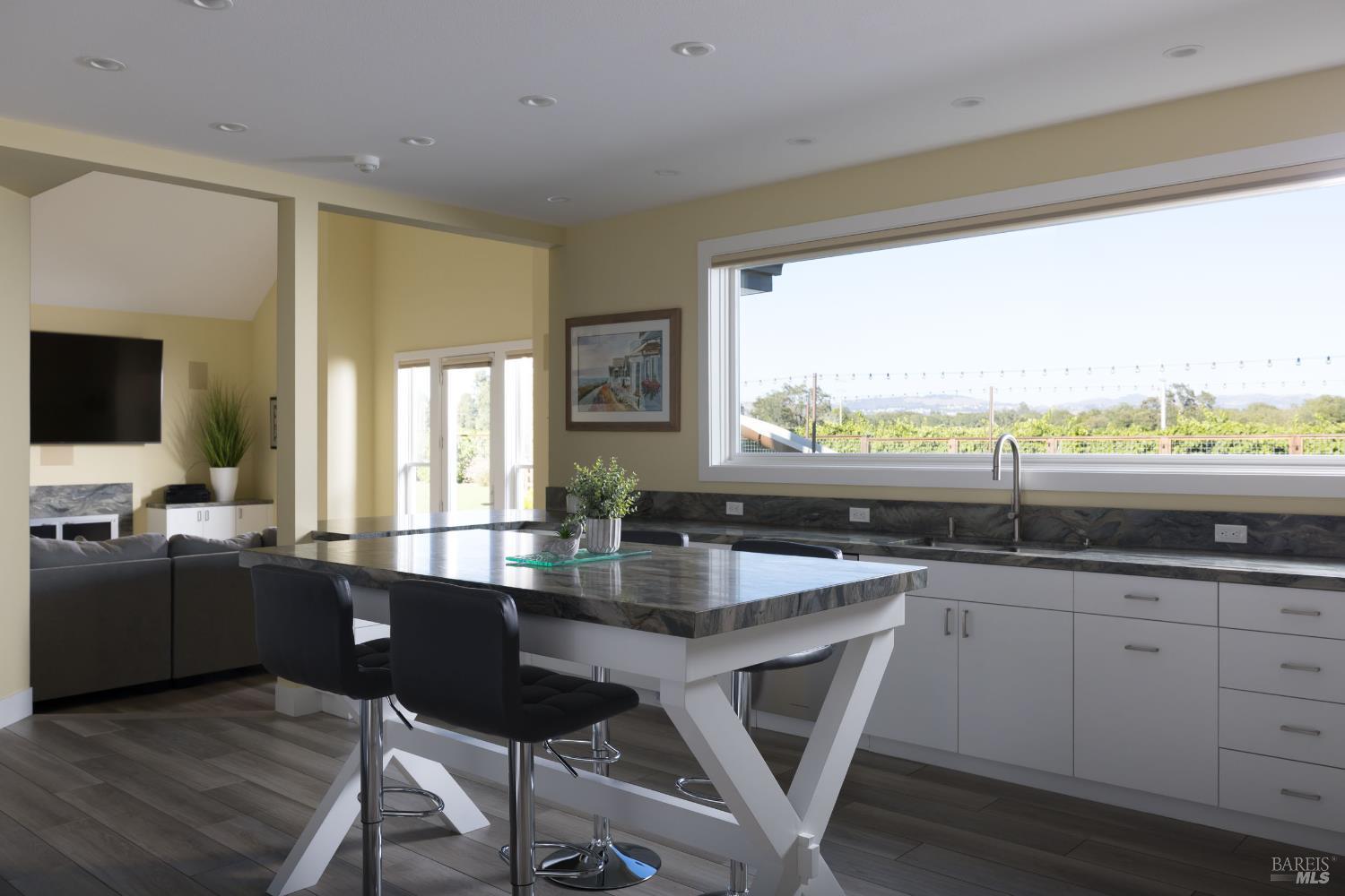 1626 Abramson Road Santa Rosa, CA 95401 - Photo 11 of 87