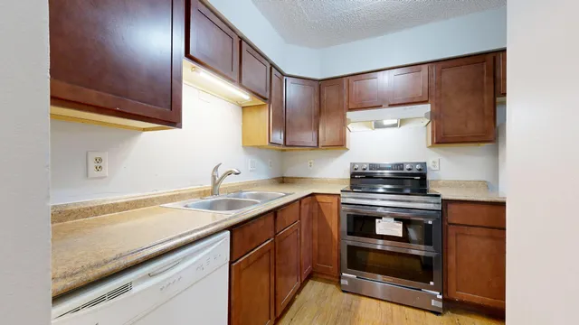 $1,295 | 924 21st Avenue South, Unit 2, Minneapolis, MN 55404