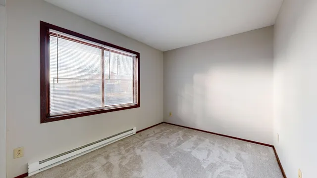 $1,295 | 924 21st Avenue South, Unit 2, Minneapolis, MN 55404