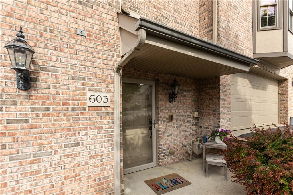 603 Brandon Way Coraopolis, PA 15108 - Photo 3 of 30