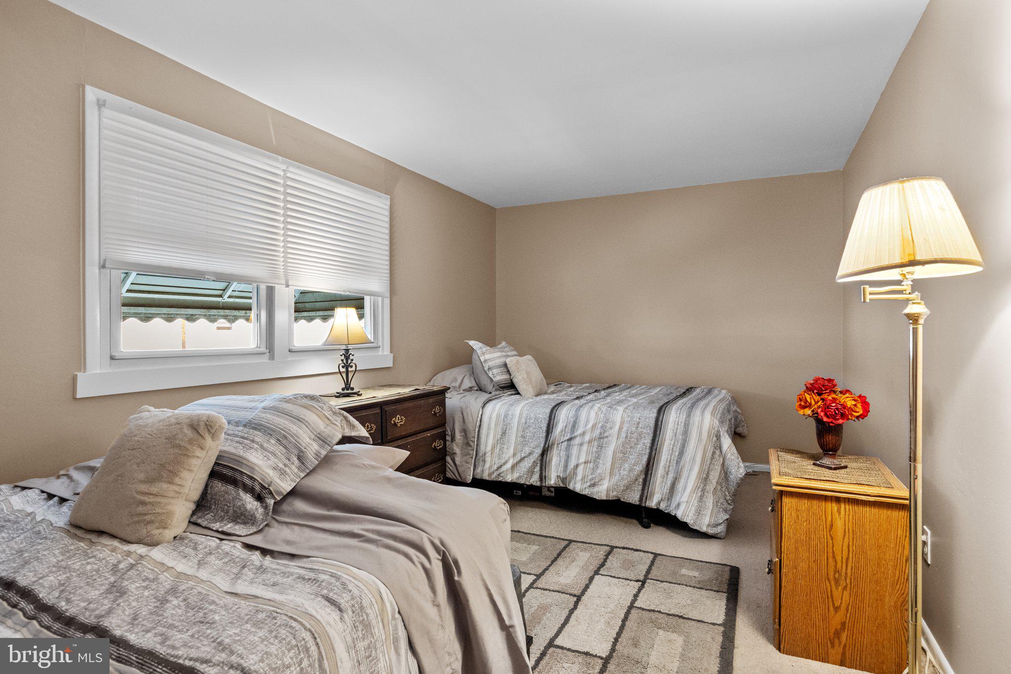 10827 Perrin Road Philadelphia, PA 19154 - Photo 19 of 38