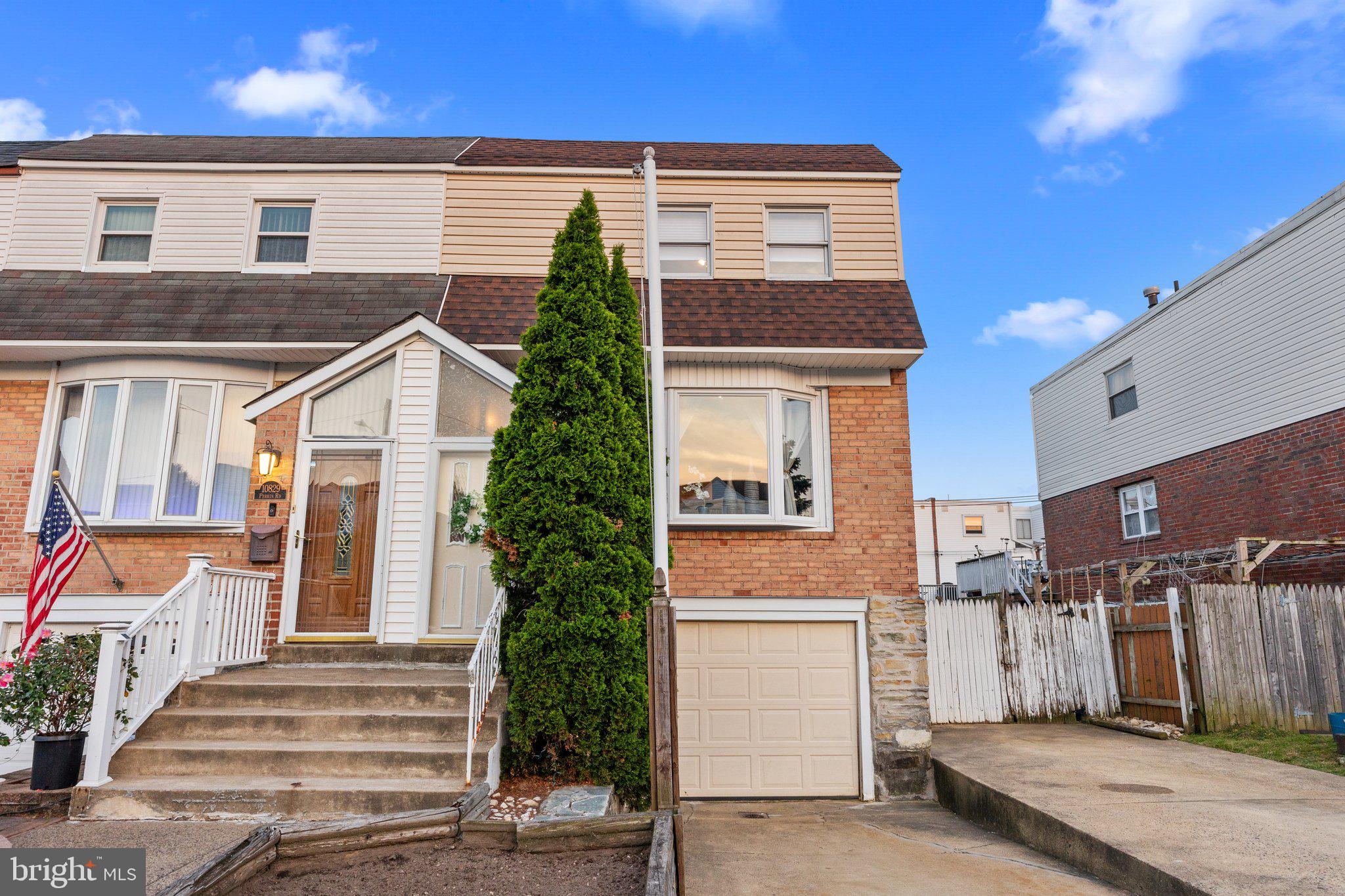 10827 Perrin Road Philadelphia, PA 19154 - Photo 3 of 38