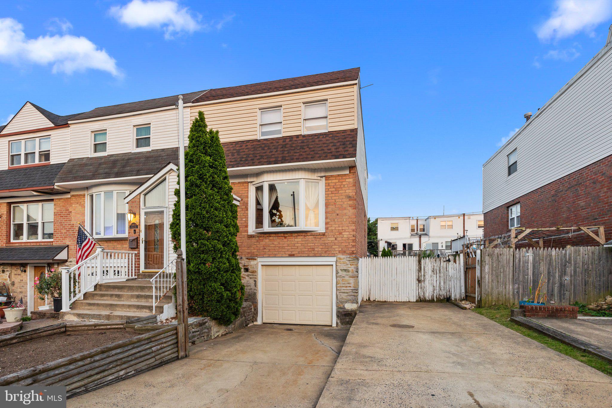 10827 Perrin Road Philadelphia, PA 19154 - Photo 5 of 38