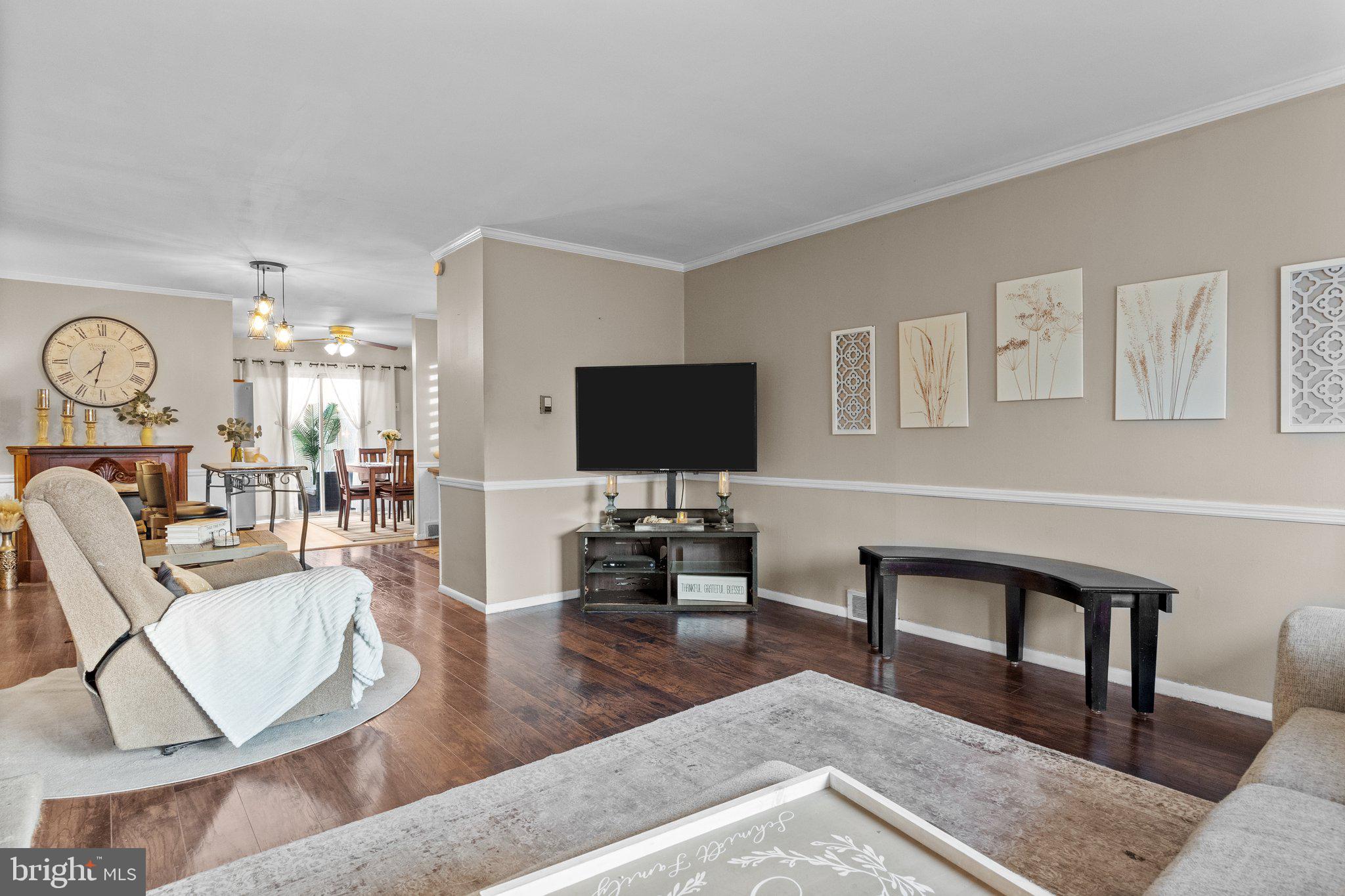 10827 Perrin Road Philadelphia, PA 19154 - Photo 8 of 38