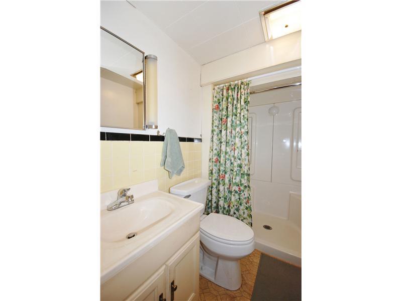 2112 Rankintown Road Finleyville, PA 15332 - Photo 22 of 25 Full Bath. Main Level full bath