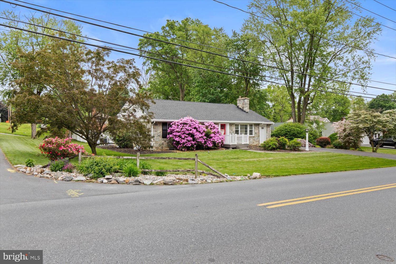 1467 Eden Road Lancaster, PA 17601 - Photo 3 of 37