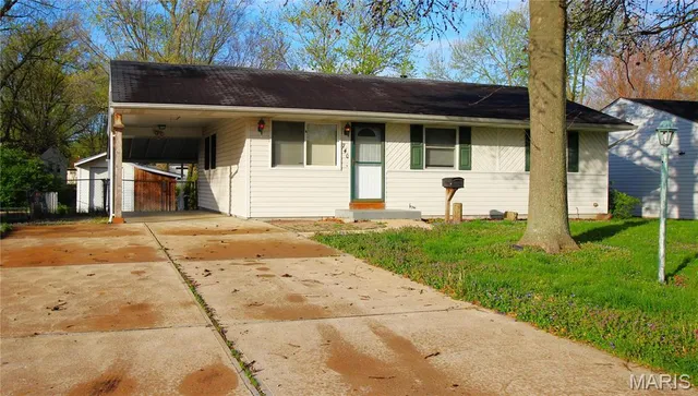 $1,400 | 740 Tyson Drive, Florissant, MO 63031