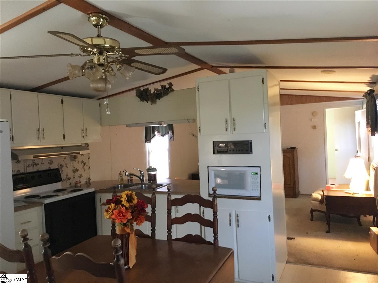 5090 Fairview Road Gray Court, SC 29645 - Photo 4 of 11