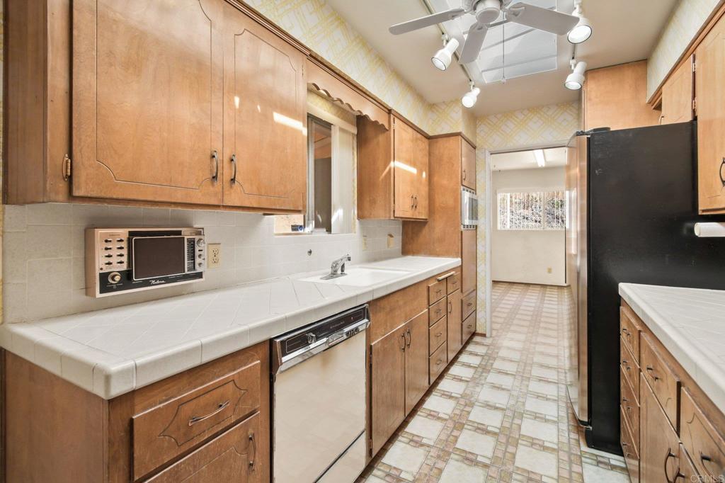 230 Mountain View Road El Cajon, CA 92021 - Photo 19 of 46