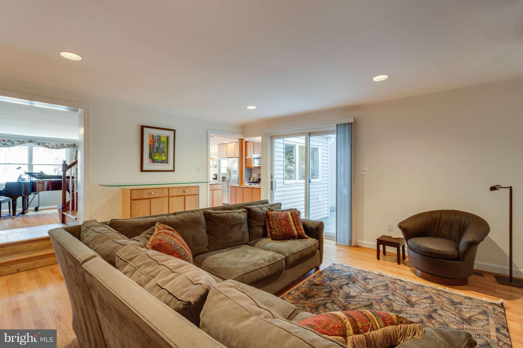 5006 Allan Road Bethesda, MD 20816 - Photo 10 of 20 Living Room