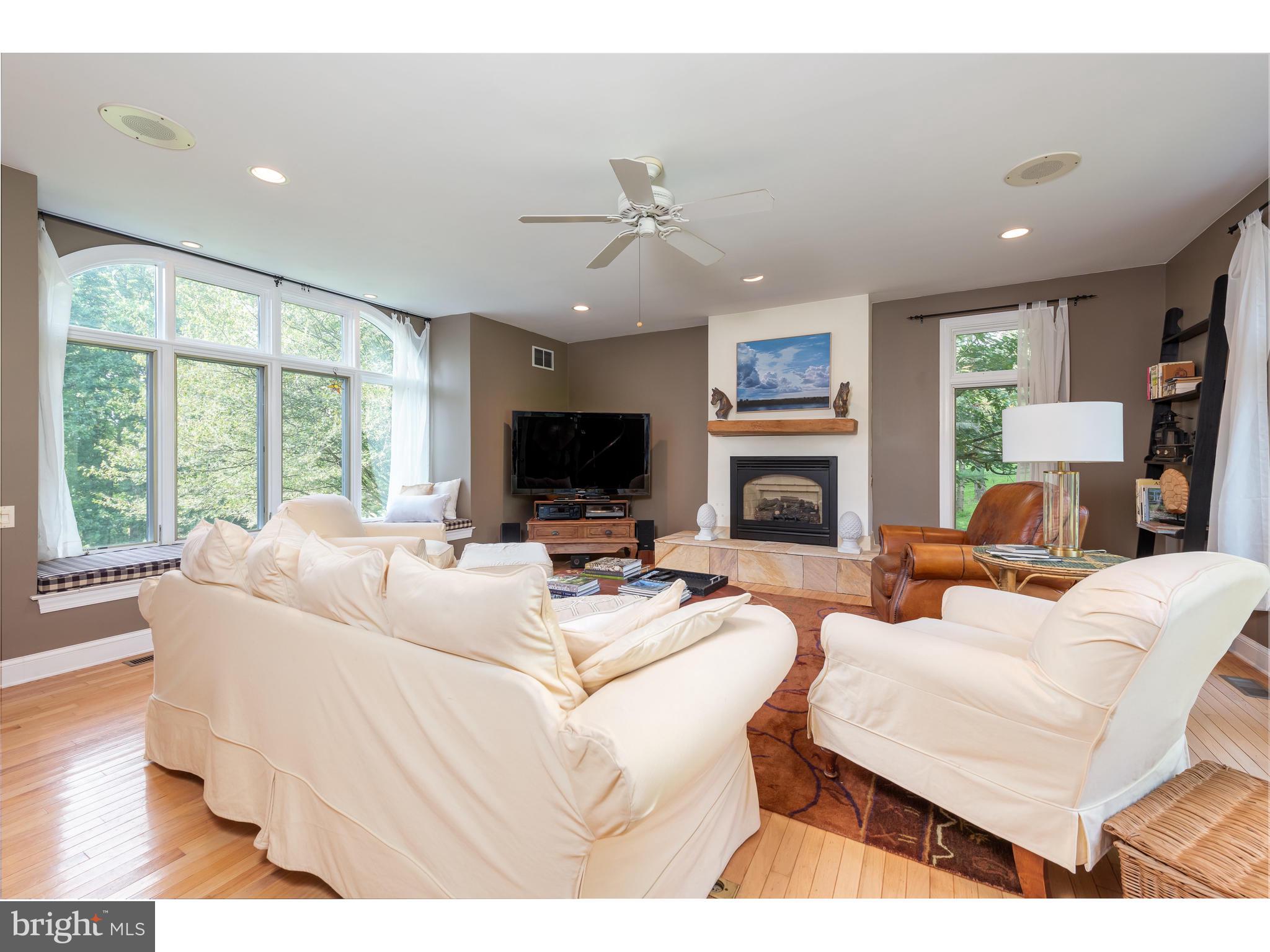5 Diamond Rock Road Phoenixville, PA 19460 - Photo 14 of 34 Living room