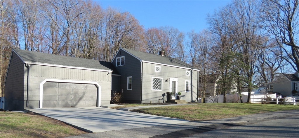 11 Old Charter Road Marlborough, MA 01752 - Photo 2 of 31 Gallery Image 2