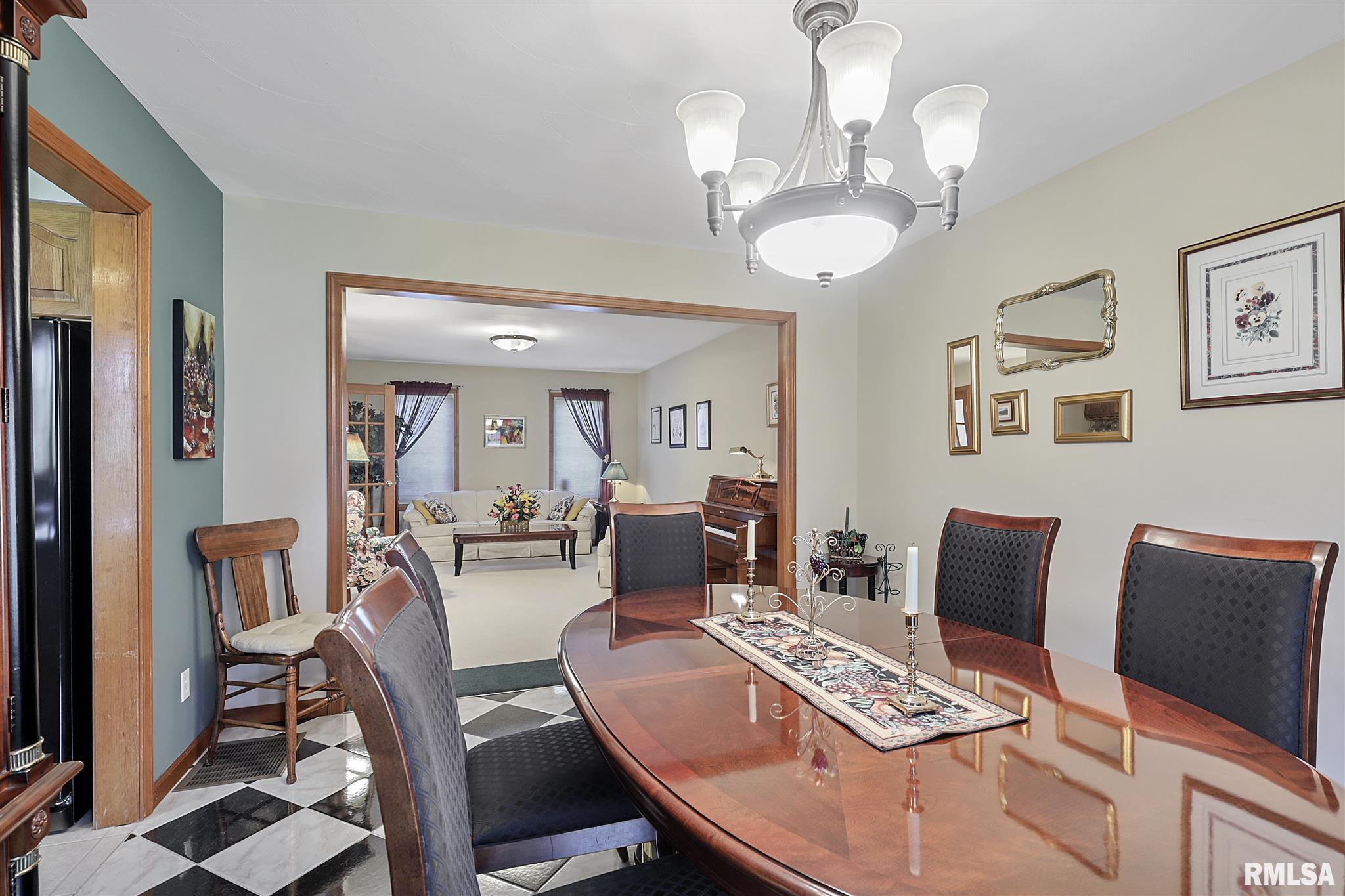3100 Red Bud Lane Springfield, IL 62712 - Photo 12 of 44 Gallery Image 12