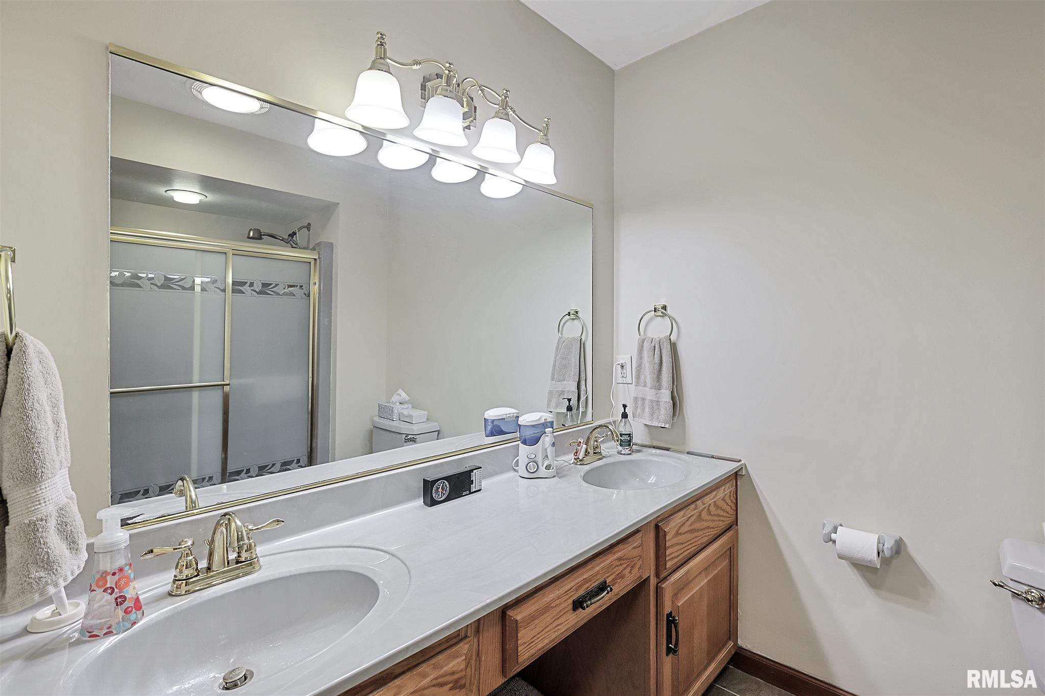 3100 Red Bud Lane Springfield, IL 62712 - Photo 28 of 44 Gallery Image 28