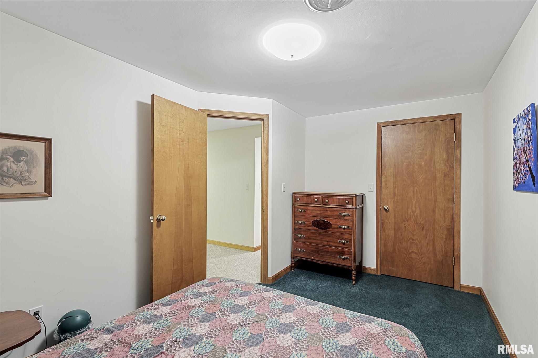 3100 Red Bud Lane Springfield, IL 62712 - Photo 32 of 44 Gallery Image 32