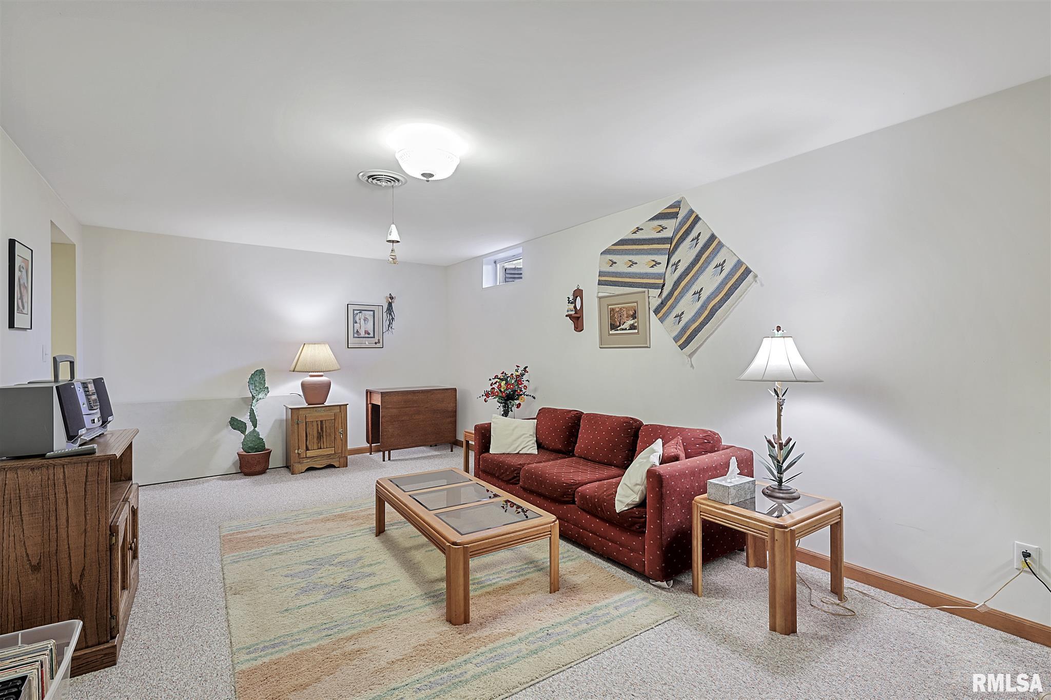 3100 Red Bud Lane Springfield, IL 62712 - Photo 36 of 44 Gallery Image 36