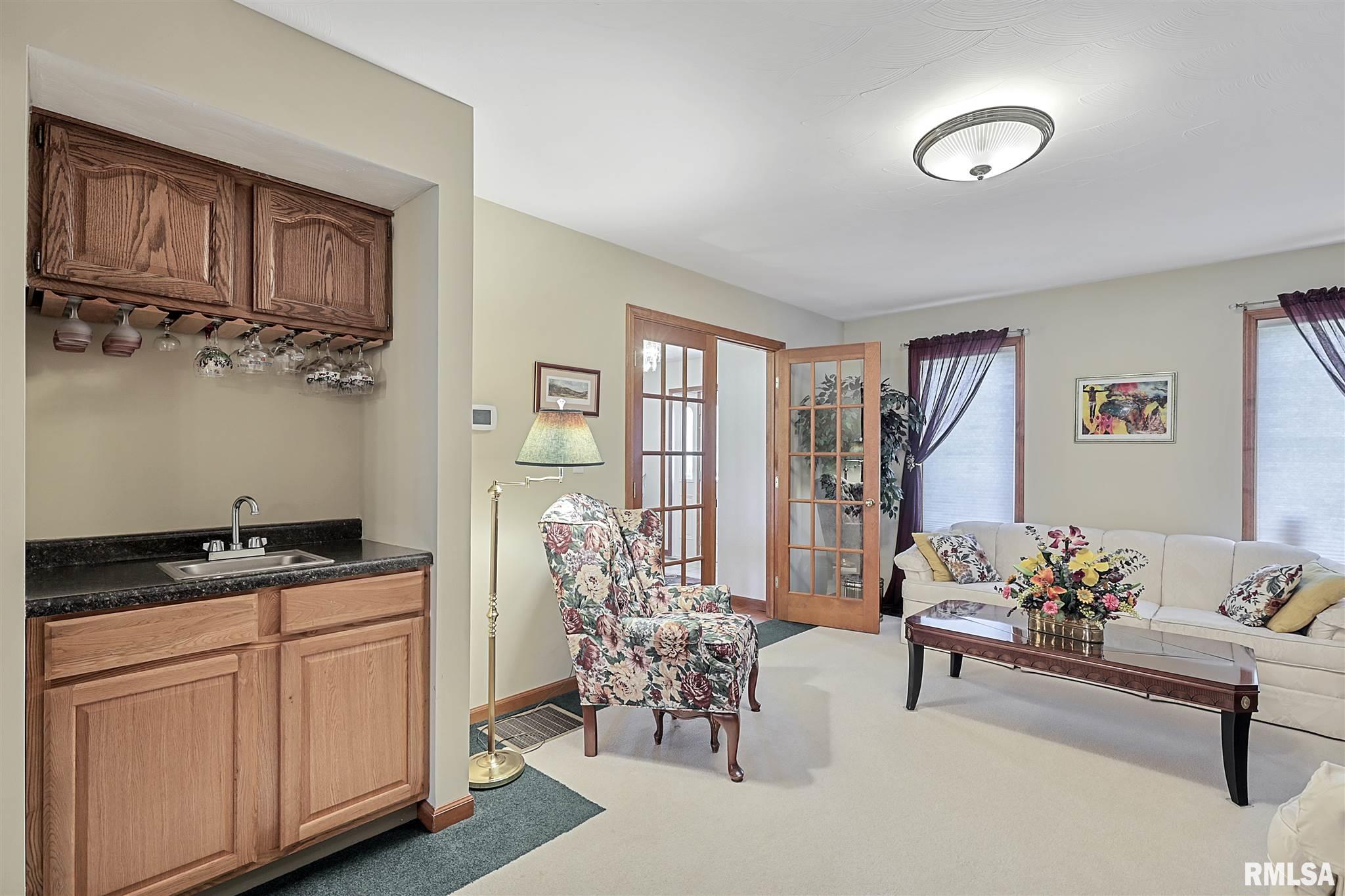 3100 Red Bud Lane Springfield, IL 62712 - Photo 10 of 44 Gallery Image 10