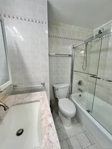 $3,600 | 103 Bennett Avenue, Unit 2, Yonkers, NY 10701