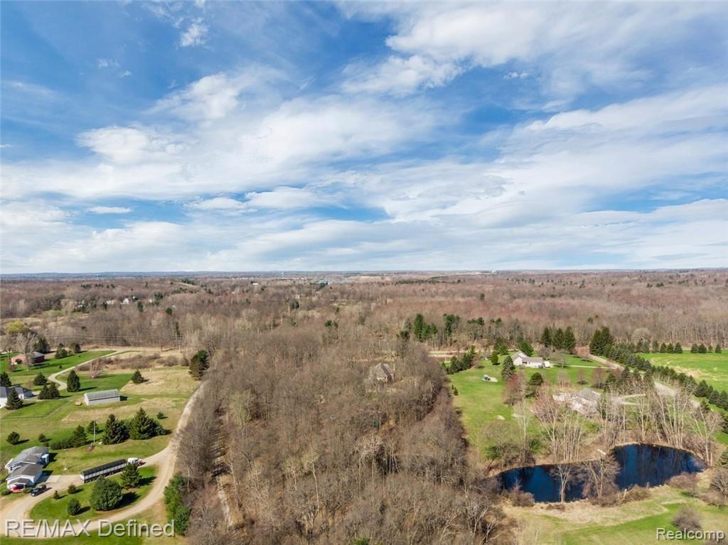 2222 Hosner Road Oxford, MI 48370 - Photo 14 of 60 2222 Hosner Rd Oxford MI 48370-large-029-19-2222 Hosner Addison Twp00017-1336x1000-72dpi.jpg