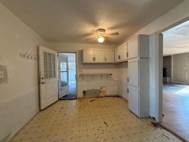 a view of a storage & utility room