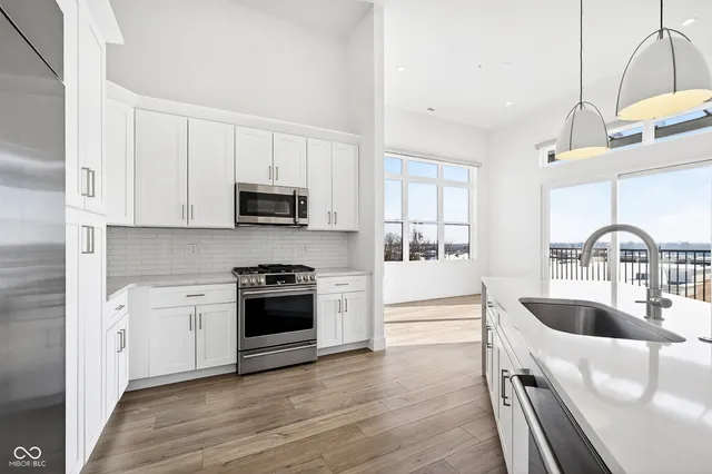 $775,000 | 1155 South Rangeline Road, Unit 507, Carmel, IN 46032