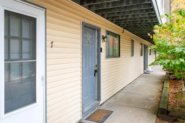 $189,000 | 42 Wylie Court, Unit 6, Conway, NH 03860