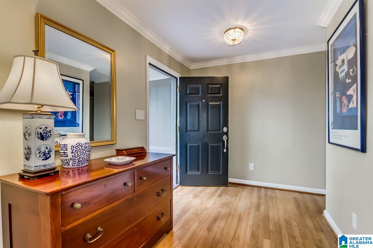 1455 Overlook Road Birmingham, AL 35209 - Photo 4 of 34 Gallery Image 4