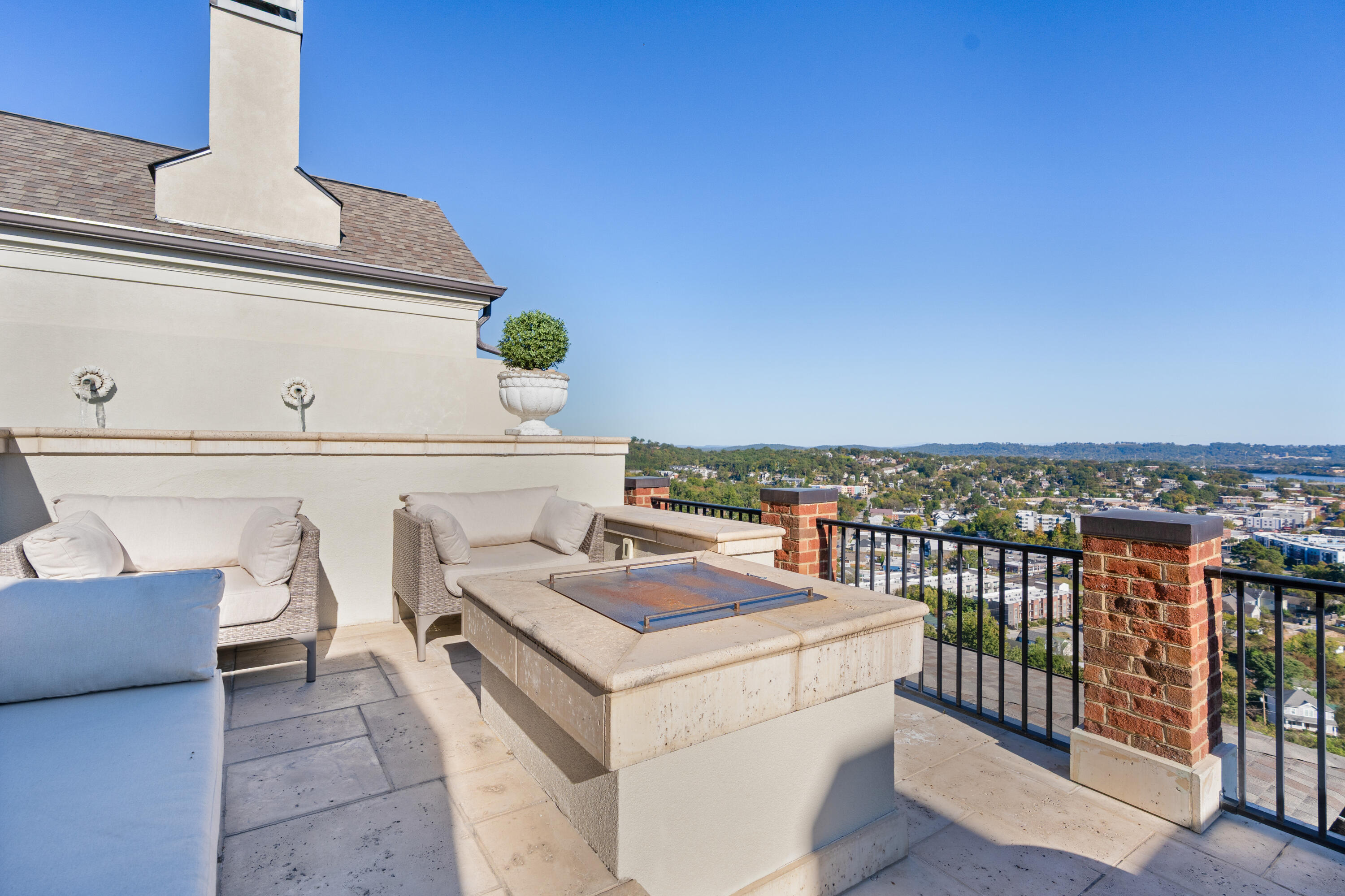 554 Whitehall Road, Unit 124 Chattanooga, TN 37405 - Photo 69 of 80 65 - 554 Whitehall_124 - Roof
