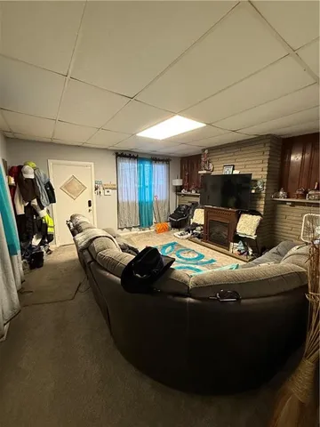 a gym equipment sitting in a room