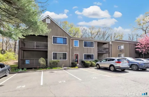 $2,100 | 3004 Madison Avenue, Unit A, Bridgeport, CT 06606