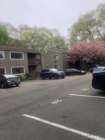 $2,100 | 3004 Madison Avenue, Unit A, Bridgeport, CT 06606