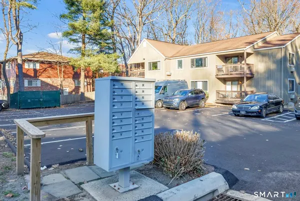 $2,100 | 3004 Madison Avenue, Unit A, Bridgeport, CT 06606
