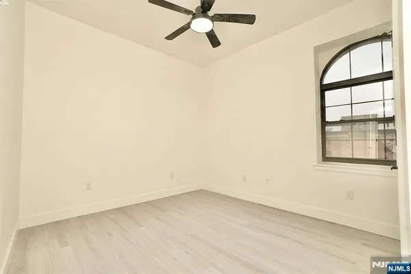 $3,400 | 536-540 Central Avenue, Unit 403, Newark, NJ 07107