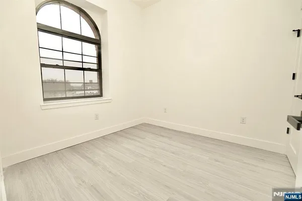 $3,400 | 536-540 Central Avenue, Unit 403, Newark, NJ 07107
