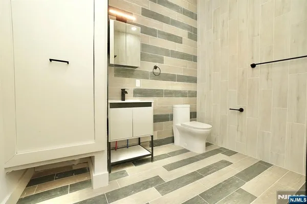 $3,400 | 536-540 Central Avenue, Unit 403, Newark, NJ 07107