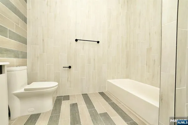 $3,400 | 536-540 Central Avenue, Unit 403, Newark, NJ 07107