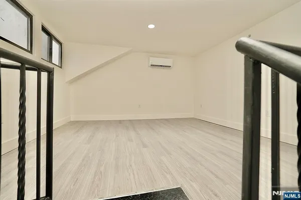 $3,400 | 536-540 Central Avenue, Unit 403, Newark, NJ 07107