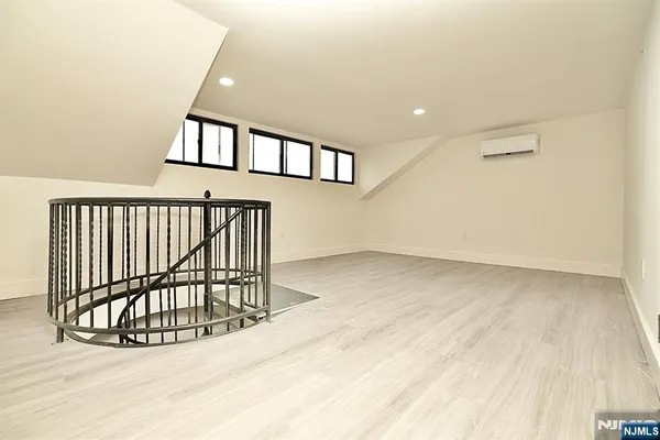 $3,400 | 536-540 Central Avenue, Unit 403, Newark, NJ 07107