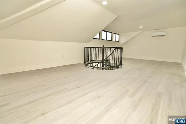 $3,400 | 536-540 Central Avenue, Unit 403, Newark, NJ 07107